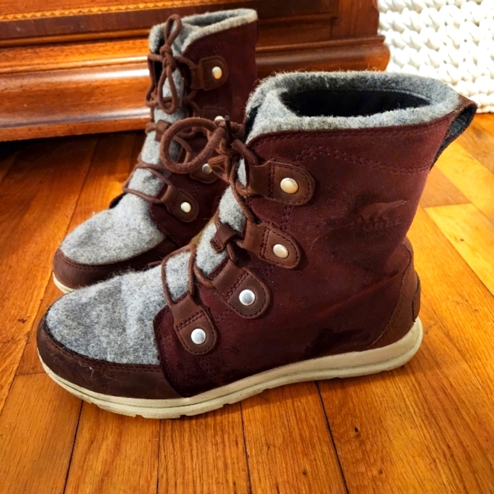 Sorel women's explorer boots